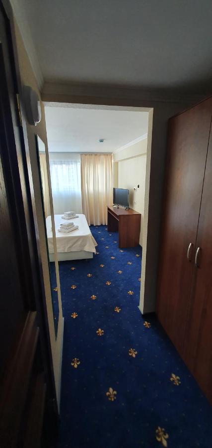 Evropa Hotel Gagra Bagian luar foto