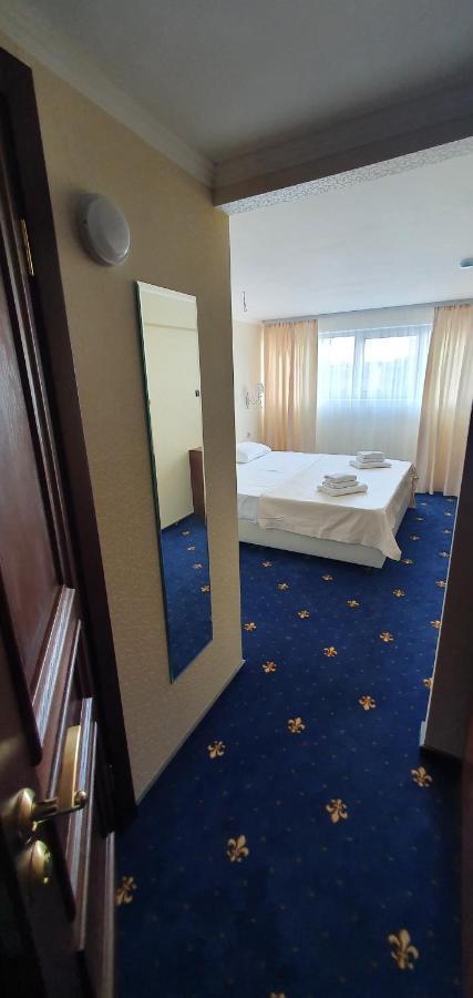 Evropa Hotel Gagra Bagian luar foto