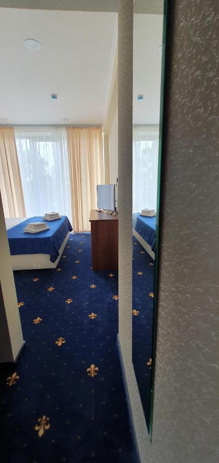 Evropa Hotel Gagra Bagian luar foto