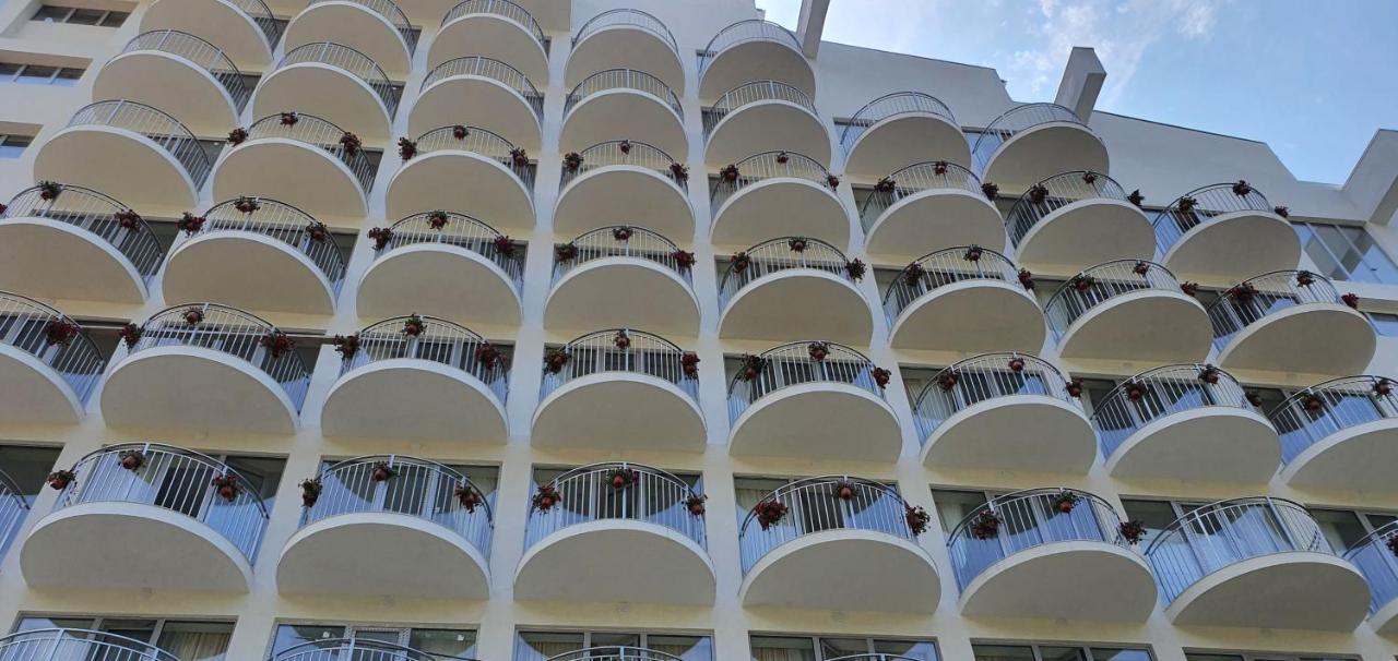 Evropa Hotel Gagra Bagian luar foto