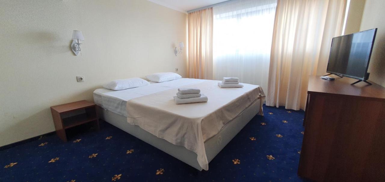 Evropa Hotel Gagra Bagian luar foto