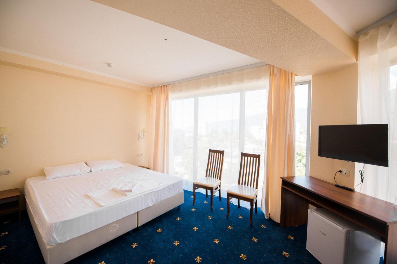 Evropa Hotel Gagra Bagian luar foto